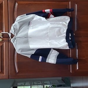 Mens size L Chaps sweatshirt. Colors white, gray, and navy